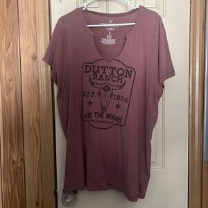 Women’s Yellowstone T shirt-worn a handful of times- size 2